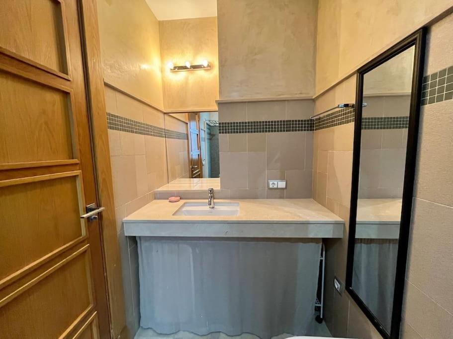 Apartamento Sierpes-Azofaifo เซบีญา ภายนอก รูปภาพ